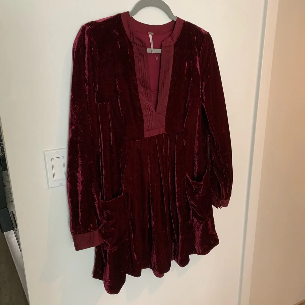 Red Choose Me Velvet Mini Cocktail Dress  Size: US - Picture 7 of 8